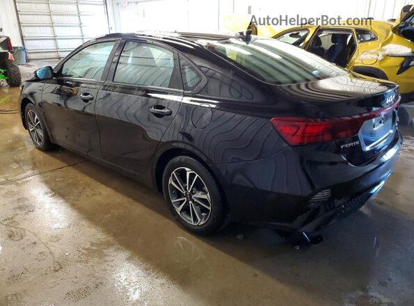 3KPF24AD7RE795081 2024 KIA FORTE Black Trasero izquierdo