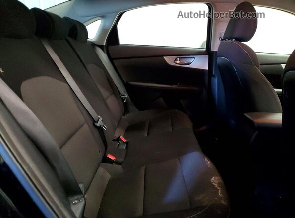3KPF24AD7RE795081 2024 KIA FORTE Black Vista de los asientos traseros