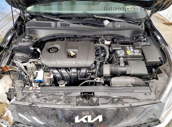 3KPF24AD7RE795081 2024 KIA FORTE Black Vista interior trasera