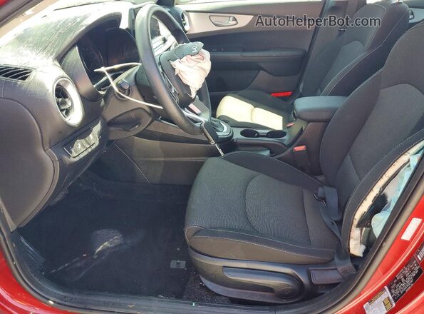 3KPF24AD7RE821467 2024 KIA FORTE Красный Вид салона спереди