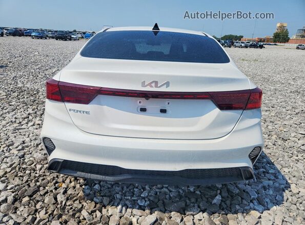 3KPF24AD7RE821498 2024 KIA FORTE White Вид ззаду