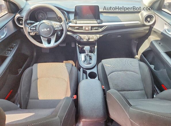3KPF24AD7RE821498 2024 KIA FORTE White Вид панелі приладів