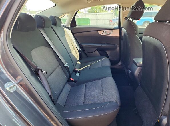 3KPF24AD7RE832579 2024 KIA FORTE Black უკანა სავარძლების ხედი