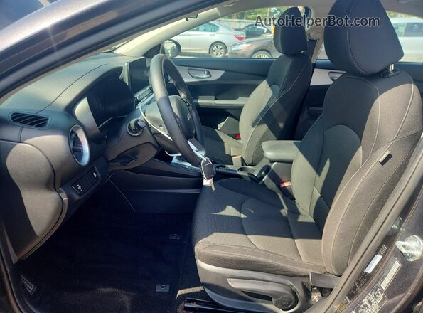 3KPF24AD7RE832579 2024 KIA FORTE Black წინა სალონის ხედი