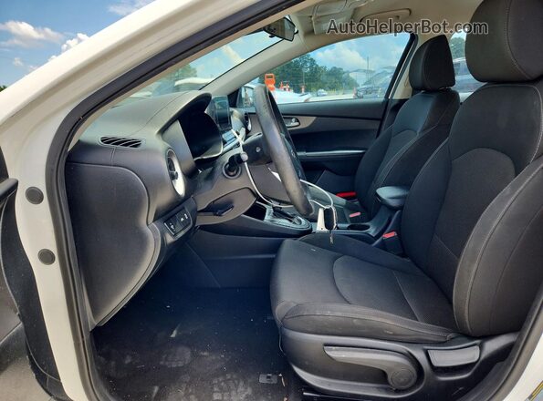3KPF24AD8KE012906 2019 KIA FORTE White Vista interior delantera