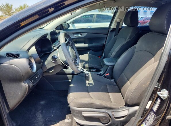3KPF24AD8KE052418 2019 KIA FORTE Black წინა სალონის ხედი