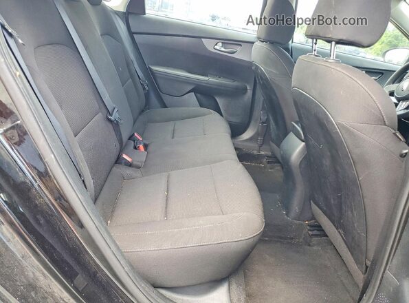3KPF24AD8LE179462 2020 KIA FORTE Black Widok tylnych siedzeń