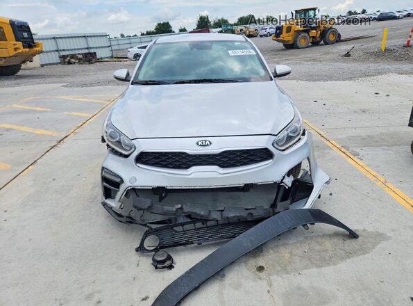 3KPF24AD8ME291597 2021 KIA FORTE Silver Widok z przodu