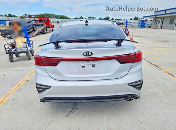 3KPF24AD8ME291597 2021 KIA FORTE Silver Widok z tyłu