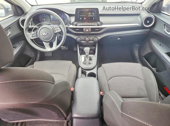 3KPF24AD8ME291597 2021 KIA FORTE Silver Widok deski rozdzielczej