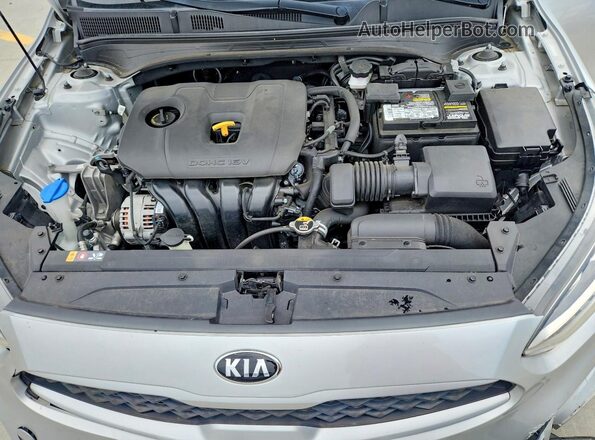3KPF24AD8ME291597 2021 KIA FORTE Silver Widok wnętrza z tyłu