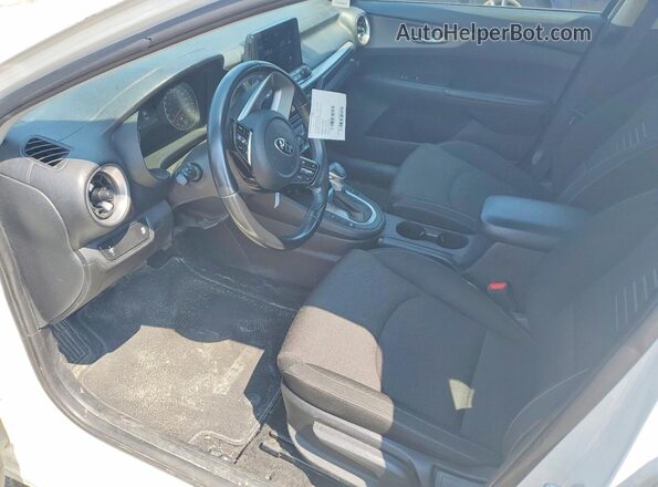 3KPF24AD8ME320189 2021 KIA FORTE Белый Вид салона спереди