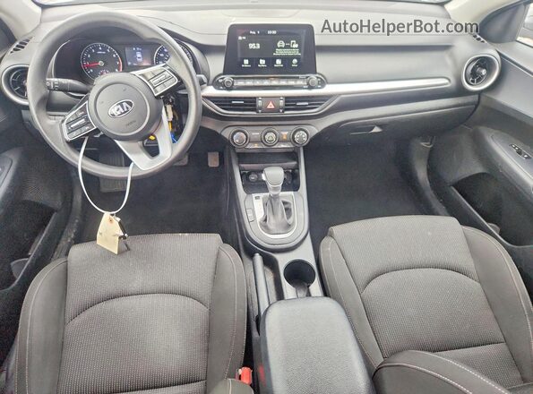 3KPF24AD8ME334710 2021 KIA FORTE Silver Widok deski rozdzielczej