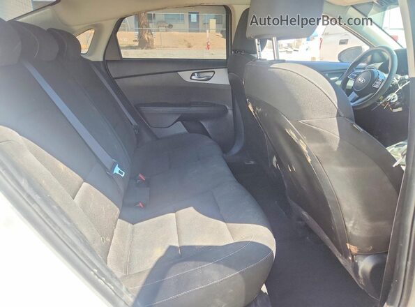 3KPF24AD8ME342564 2021 KIA FORTE Серый Вид задних сидений