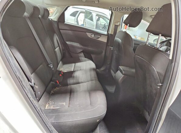 3KPF24AD8ME350650 2021 KIA FORTE White Вид задніх сидінь