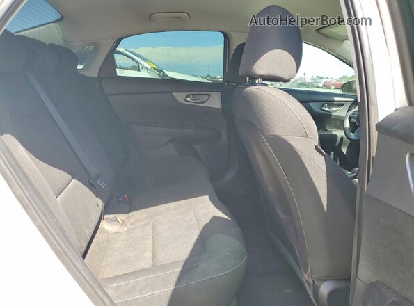 3KPF24AD8ME351846 2021 KIA FORTE White უკანა სავარძლების ხედი