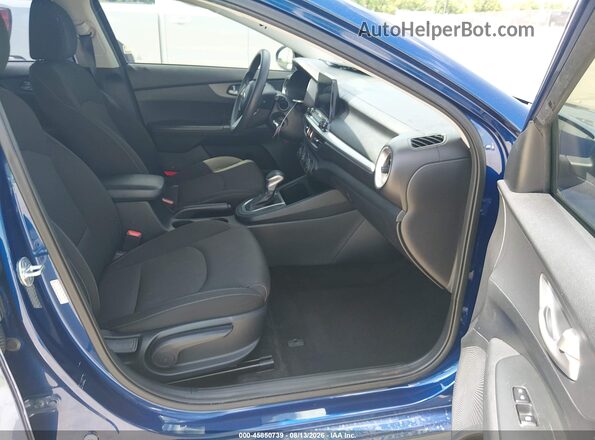 3KPF24AD8ME364046 2021 KIA FORTE Blue Widok wnętrza z przodu