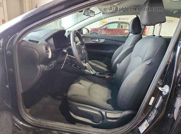 3KPF24AD8ME388668 2021 KIA FORTE Black Front interior view