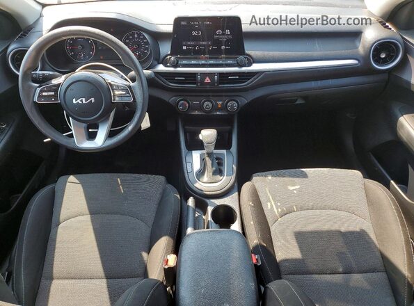 3KPF24AD8NE467596 2022 KIA FORTE Черный Вид панели приборов