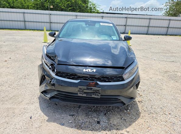 3KPF24AD8PE582346 2023 KIA FORTE Черный Вид спереди