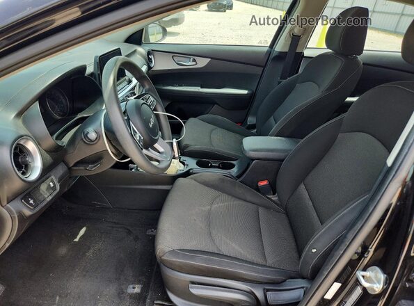 3KPF24AD8PE582346 2023 KIA FORTE Черный Вид салона спереди