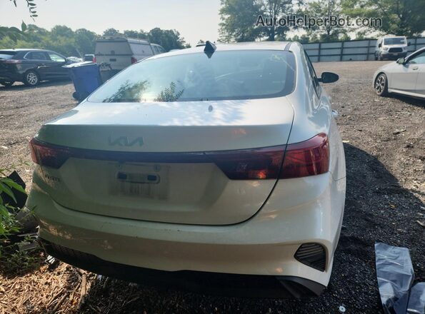 3KPF24AD8PE589006 2023 KIA FORTE White 