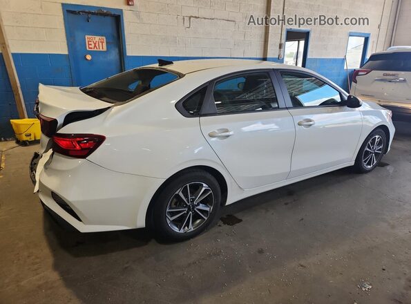 3KPF24AD8PE646885 2023 KIA FORTE Белый 