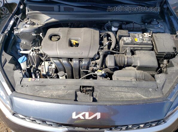 3KPF24AD8PE662990 2023 KIA FORTE Серый Вид задней части салона