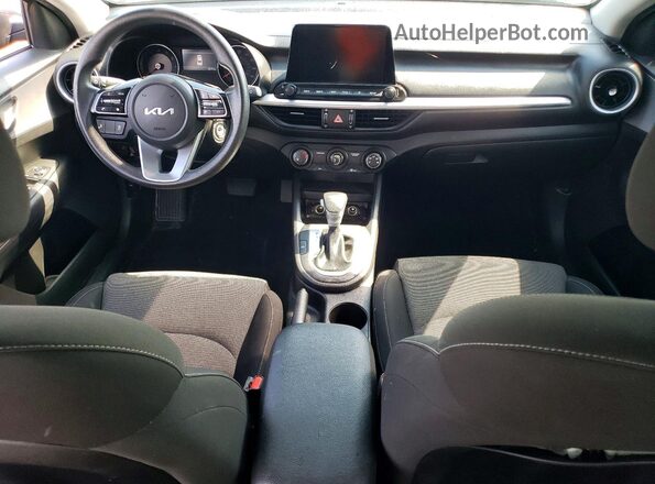 3KPF24AD8PE662990 2023 KIA FORTE Серый Вид панели приборов
