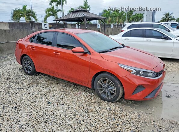 3KPF24AD8RE703508 2024 KIA FORTE Orange Front right
