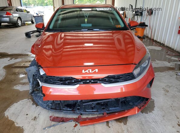 3KPF24AD8RE718753 2024 KIA FORTE Orange Front view