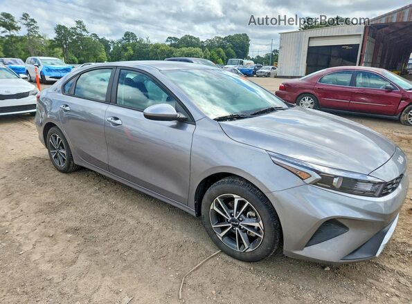 3KPF24AD8RE726299 2024 KIA FORTE Gray Delantero derecho