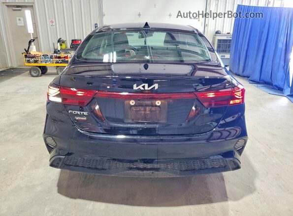 3KPF24AD8RE746648 2024 KIA FORTE Black Widok z tyłu
