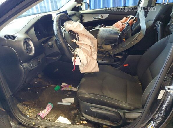 3KPF24AD8RE746648 2024 KIA FORTE Black Widok wnętrza z przodu