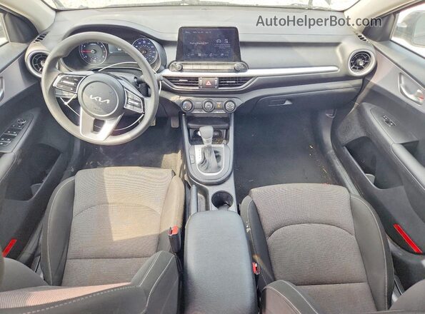 3KPF24AD8RE781304 2024 KIA FORTE Черный Вид панели приборов