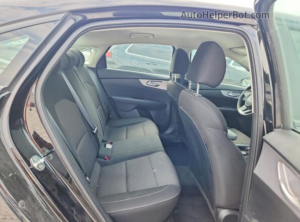 3KPF24AD8RE781304 2024 KIA FORTE Черный Вид задних сидений