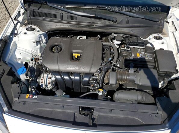 3KPF24AD8RE783151 2024 KIA FORTE White Vista interior trasera