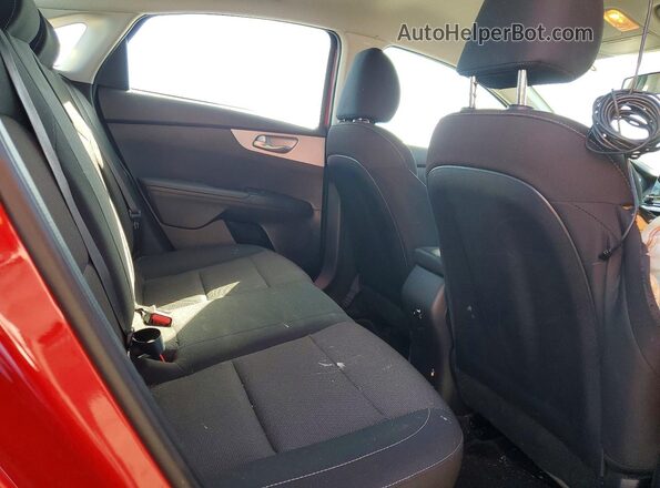 3KPF24AD8RE790262 2024 KIA FORTE Red უკანა სავარძლების ხედი