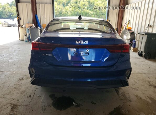 3KPF24AD8RE821655 2024 KIA FORTE Blue Widok z tyłu