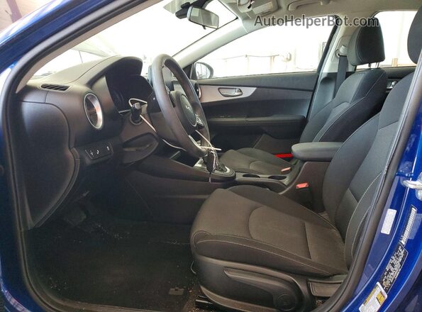 3KPF24AD8RE821655 2024 KIA FORTE Blue Widok wnętrza z przodu
