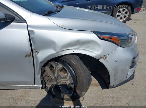 3KPF24AD9LE175386 2020 KIA FORTE Silver Դիմացի տեսք