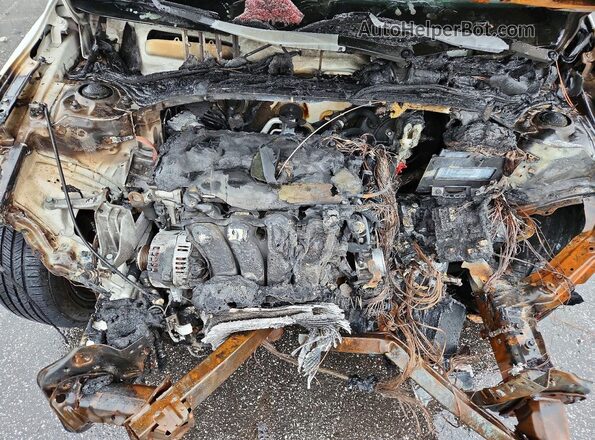 3KPF24AD9ME262738 2021 KIA FORTE White Widok wnętrza z tyłu