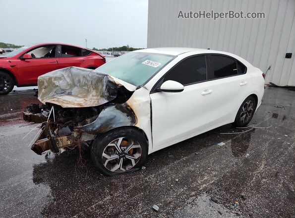 3KPF24AD9ME262738 2021 KIA FORTE White Widok wnętrza 360 stopni