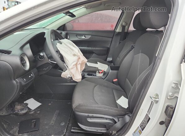 3KPF24AD9ME262738 2021 KIA FORTE White 