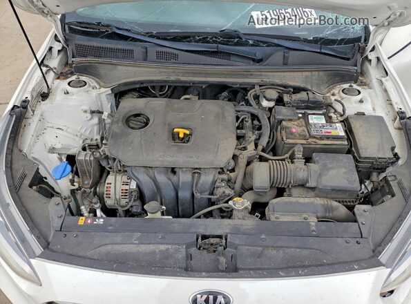 3KPF24AD9ME323697 2021 KIA FORTE White Rear interior view