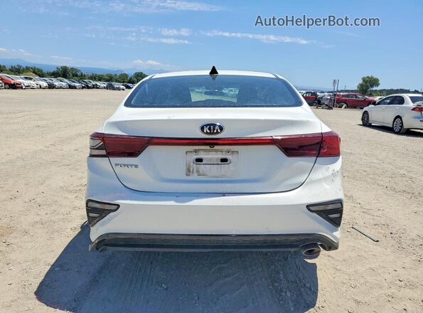 3KPF24AD9ME349622 2021 KIA FORTE Белый Вид сзади