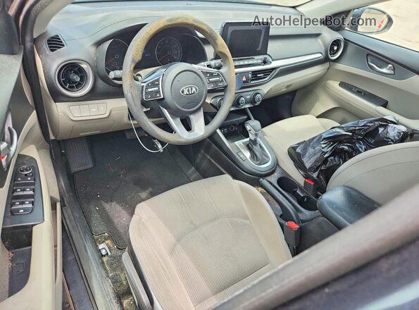3KPF24AD9ME385312 2021 KIA FORTE Gray Dashboard view