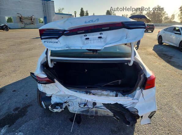 3KPF24AD9NE503960 2022 KIA FORTE White Rear view