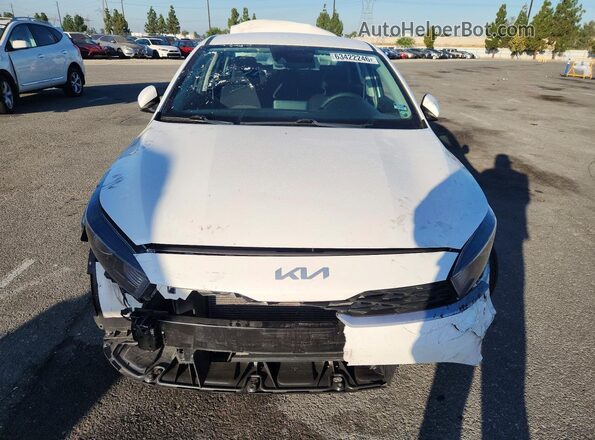 3KPF24AD9NE503960 2022 KIA FORTE White Front view