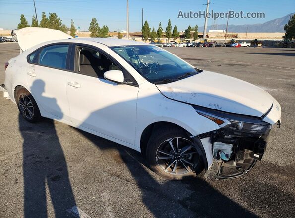 3KPF24AD9NE503960 2022 KIA FORTE White Front right